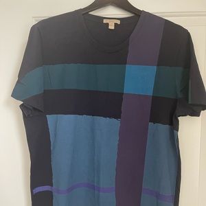 Burberry T shirt. Men’s size L